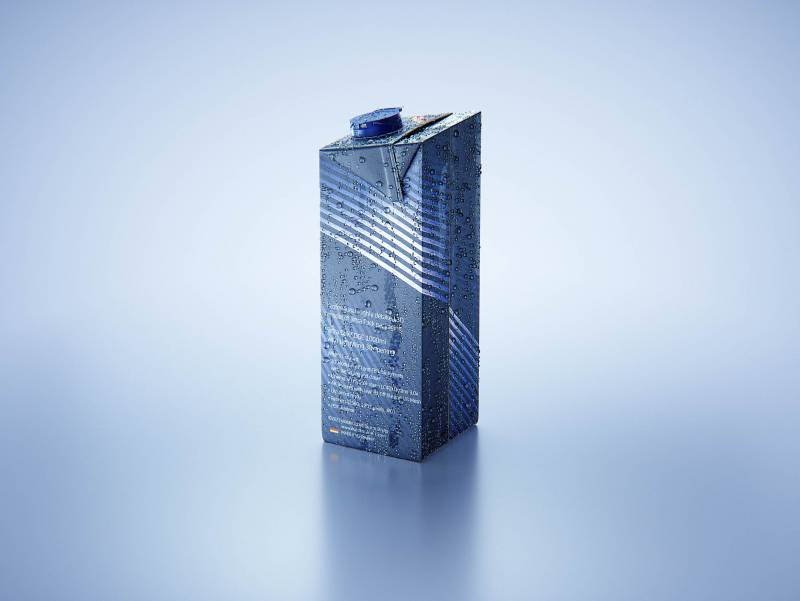 Tetra Brik Edge 1000ml with tethered cap LightWing30 and water condensation premium 3d model