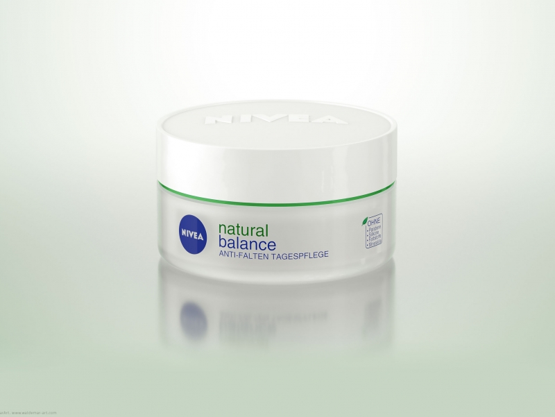 NIVEA NATURAL BALANCE ANTI-FALTEN TAGESPFLEGE - Packaging 3D Visualization