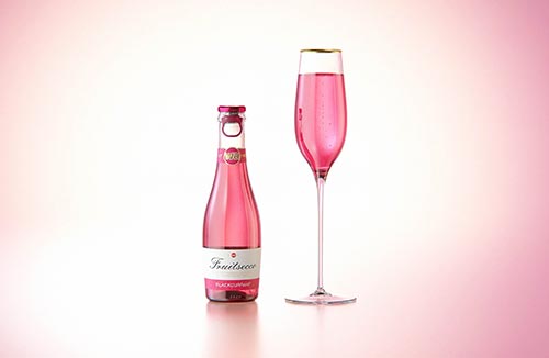 Champagne glass bottle 750ml 3d model for sparkling wine, with foil, labels, plastic cork and glass of wine